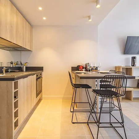 Elegant Moderne A Avec Climatisation - Fr-1-870-13 Ρενς