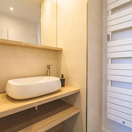 Elegant Moderne A Avec Climatisation - Fr-1-870-13 *